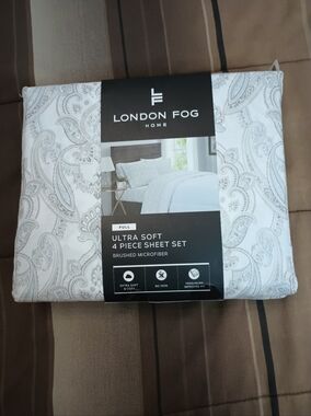 London Fog White Paisley Brushed Microfiber 4-Piece Sheet Set Full